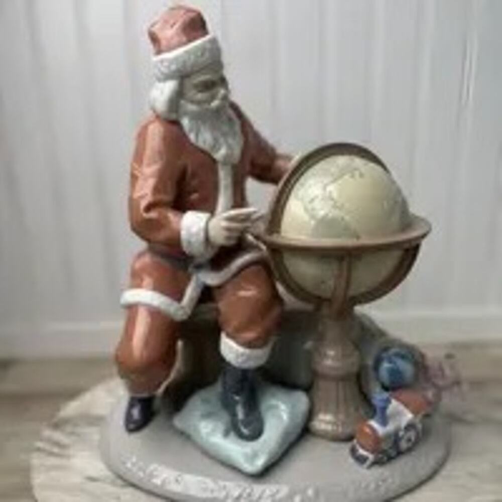 Lladro Christmas Journey 1813 Santa Globe Limited Edition Figurine New Box